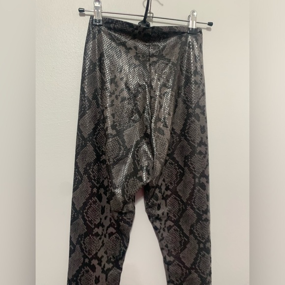 Commando 7/8 Faux Leather Animal Legging Perfect Control High Rise Grey Snake S - Picture 11 of 11